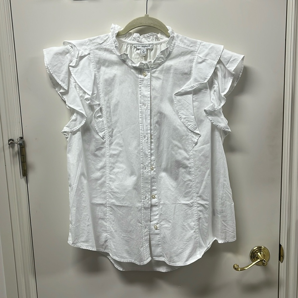 NWT White Free Assembly Blouse. Size L.